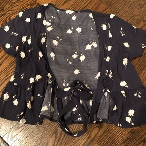 Adorable flowy and flower top from brandyMelville